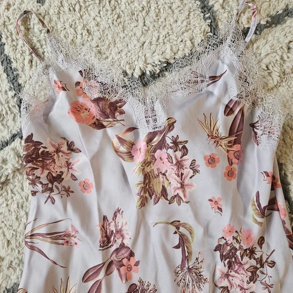 Victoria's Secret Floral Slip Xs - Picture 2 of 5